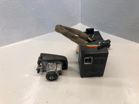 Freelander 2 Ignition Barrel with 2 Key Door Lock Land Rover 2006 to 2015 R06115