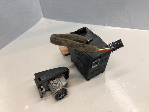 Freelander 2 Ignition Barrel with 2 Key Door Lock Land Rover 2006 to 2015 R06115