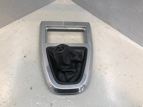 Freelander 2  Gearstick Surround trim with Gear Gaiter Manual Land Rover L11056