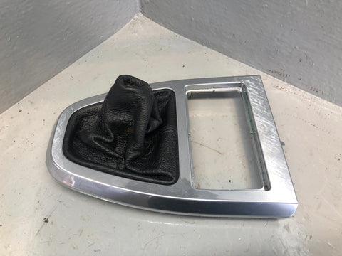 Freelander 2  Gearstick Surround trim with Gear Gaiter Manual Land Rover L11056