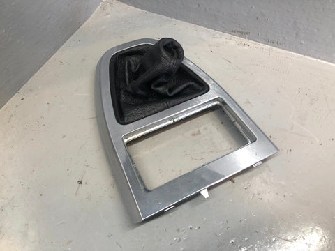 Freelander 2  Gearstick Surround trim with Gear Gaiter Manual Land Rover L11056