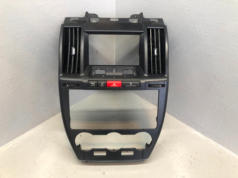 Freelander 2 Centre Dashboard Vents Panel Black Land Rover 2006 to 2011 L11056