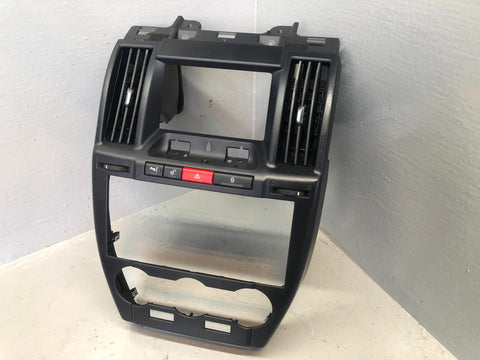Freelander 2 Centre Dashboard Vents Panel Black Land Rover 2006 to 2011 L11056