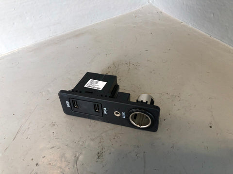 Range Rover Evoque Audio USB iPod Port AW9319C166AA L538 2011 to 2018