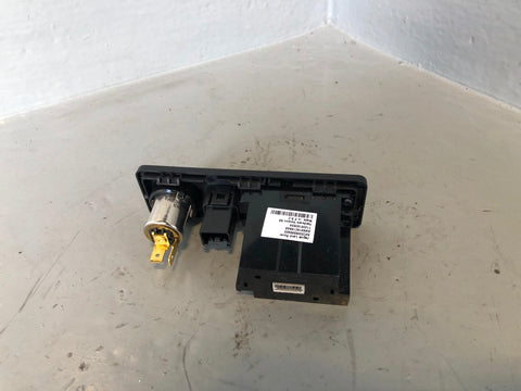 Range Rover Evoque Audio USB iPod Port AW9319C166AA L538 2011 to 2018