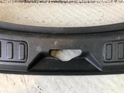 Discovery Sport Tailgate Shut Trim Panel FK72 113A10AC8PVJ L550 Land Rover