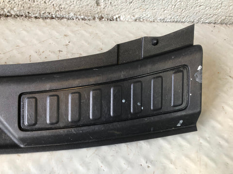 Discovery Sport Tailgate Shut Trim Panel FK72 113A10AC8PVJ L550 Land Rover