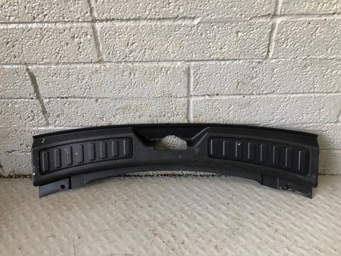 Discovery Sport Tailgate Shut Trim Panel FK72 113A10AC8PVJ L550 Land Rover