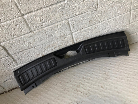 Discovery Sport Tailgate Shut Trim Panel FK72 113A10AC8PVJ L550 Land Rover