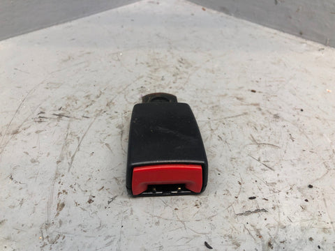 Range Rover L322 Seat Belt Buckle Clasp Assembly Near Side Rear 2002 to 2009