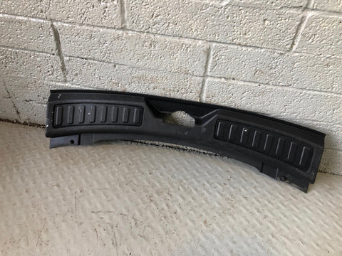 Discovery Sport Tailgate Shut Trim Panel FK72 113A10AC8PVJ L550 Land Rover