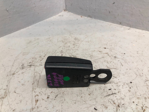 Range Rover L322 Seat Belt Buckle Clasp Assembly Near Side Rear 2002 to 2009