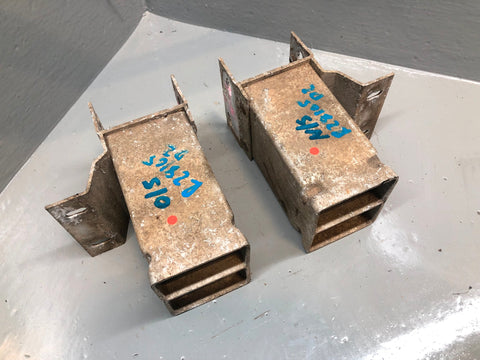 Discovery 2 Bumper Brackets Front Pair DXE000050 Land Rover 1998 to 2004