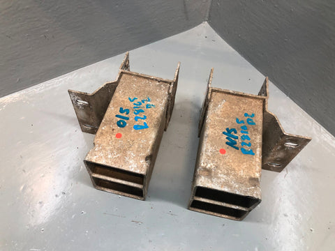 Discovery 2 Bumper Brackets Front Pair DXE000050 Land Rover 1998 to 2004