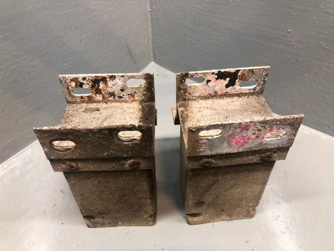 Discovery 2 Bumper Brackets Front Pair DXE000050 Land Rover 1998 to 2004