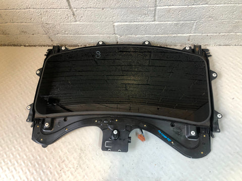 Discovery 3 Sunroof Complete with Motor and Blind Land Rover 2004 to 2009 K05115