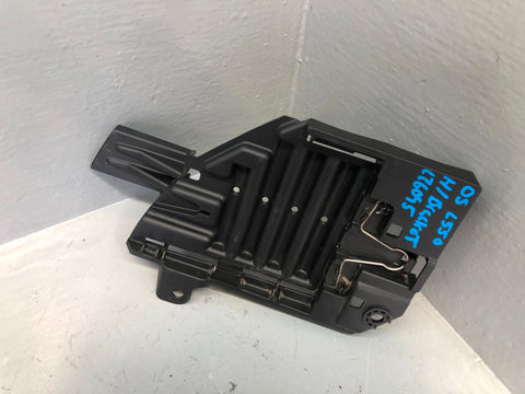 Discovery Sport Headlight Bracket Off Side Right L550 Land Rover 2014 to 2019