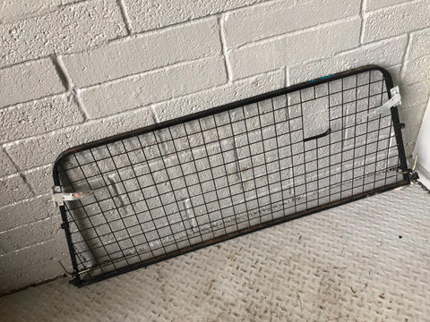 Discovery 2 Dog Guard Cage in Black Land Rover 1998 to 2004 L06085