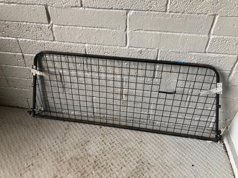 Discovery 2 Dog Guard Cage in Black Land Rover 1998 to 2004 L06085