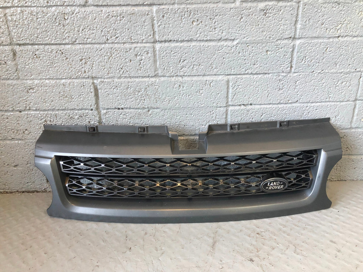 Range Rover Sport Front Grille Facelift in Grey and Silver 2009 to 2013 L31036