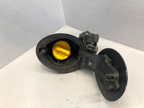 Discovery Sport Fuel Flap with Mechanism Santorini Black L550 Land Rover