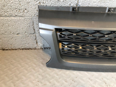 Range Rover Sport Front Grille Facelift in Grey and Silver 2009 to 2013 L31036