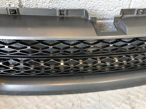 Range Rover Sport Front Grille Facelift in Grey and Silver 2009 to 2013 L31036