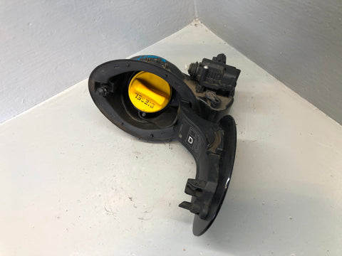 Discovery Sport Fuel Flap with Mechanism Santorini Black L550 Land Rover