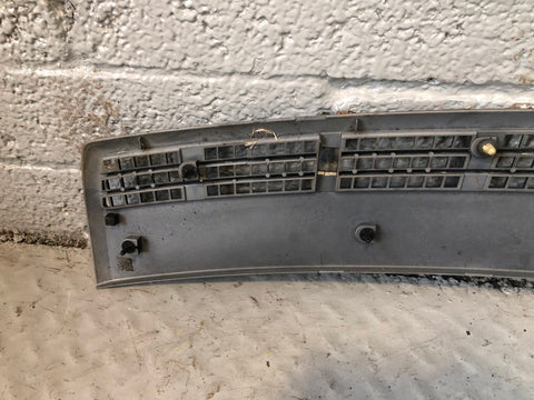 Range Rover L322 Bonnet Grill Under Windscreen 2002 to 2013 L16125