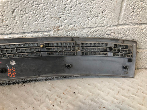 Range Rover L322 Bonnet Grill Under Windscreen 2002 to 2013 L16125