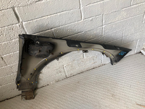 Discovery 4 Front Wing Near Side Santorini Black LRC 820 2009 to 2016 K19085