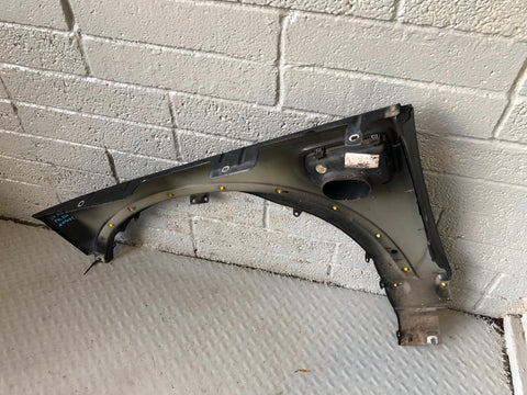 Discovery 4 Front Wing Off Side Santorini Black LRC 820 2009 to 2016 K19085