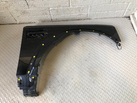 Discovery 4 Front Wing Off Side Santorini Black LRC 820 2009 to 2016 K19085