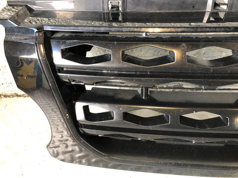 Discovery 4 Grille Front in Black Land Rover Facelift 2014 to 2016 K19085