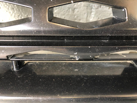 Discovery 4 Grille Front in Black Land Rover Facelift 2014 to 2016 K19085