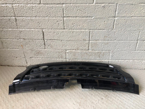 Discovery 4 Grille Front in Black Land Rover Facelift 2014 to 2016 K19085