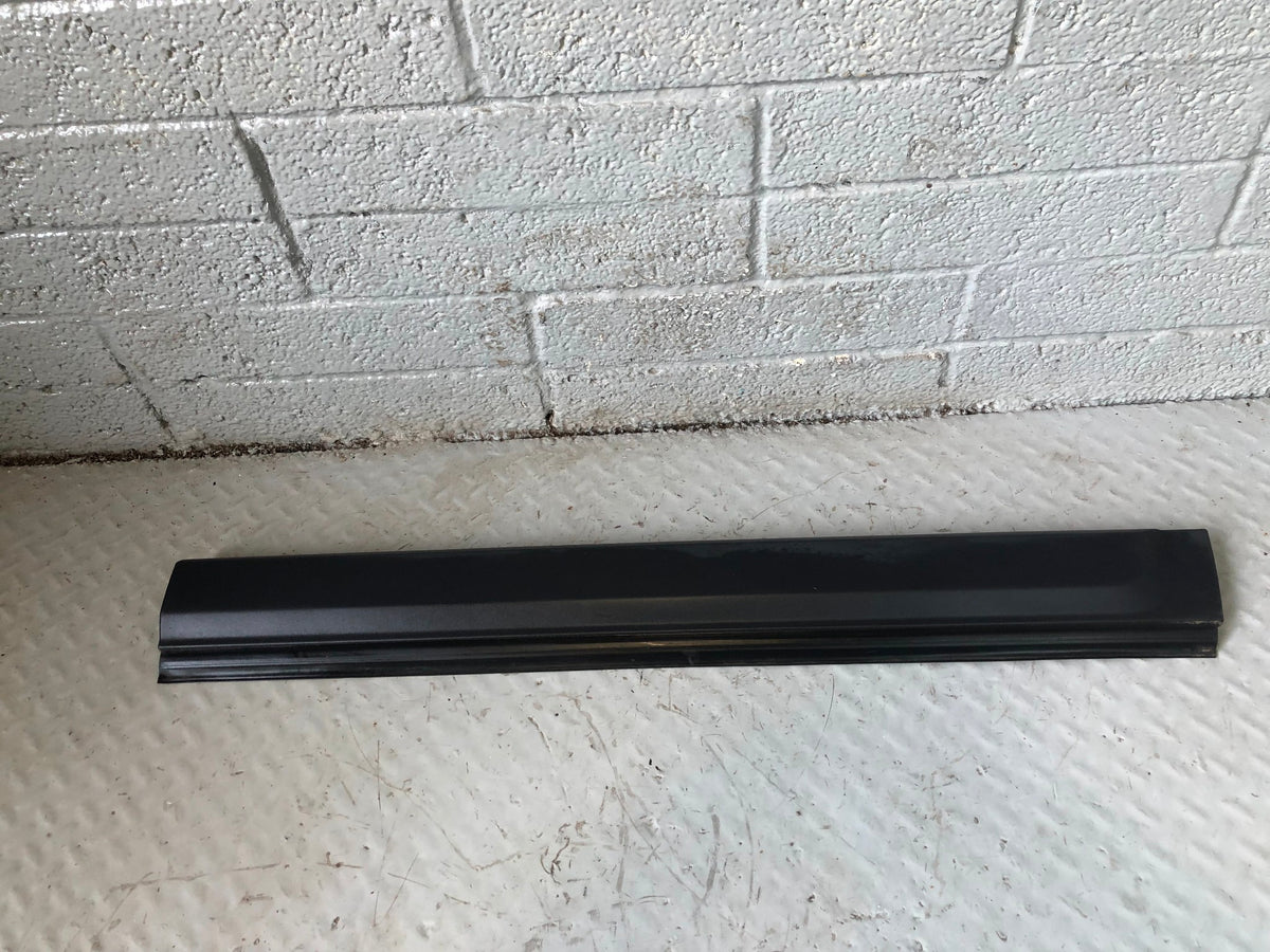 Discovery 4 Lower Door Trim Front Off Side Land Rover 2009 to 2014 L11124