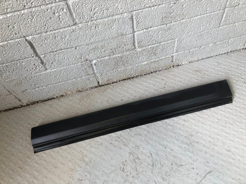 Discovery 4 Lower Door Trim Front Off Side Land Rover 2009 to 2014 L11124