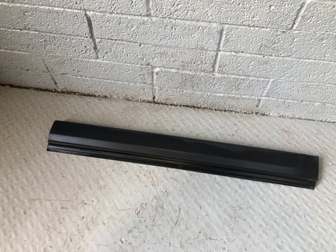 Discovery 4 Lower Door Trim Front Off Side Land Rover 2009 to 2014 L11124