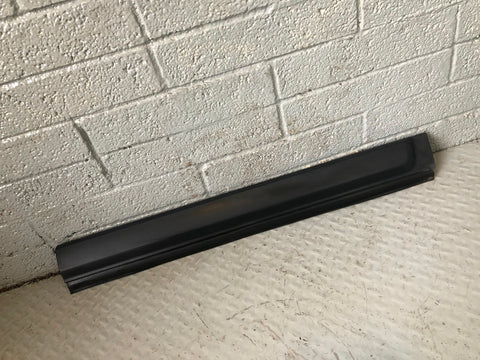 Discovery 4 Lower Door Trim Front Off Side Land Rover 2009 to 2014 L11124