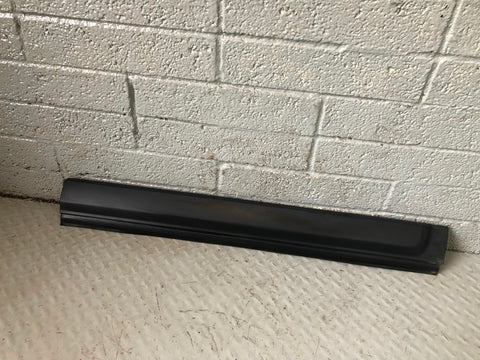 Discovery 4 Lower Door Trim Front Off Side Land Rover 2009 to 2014 L11124