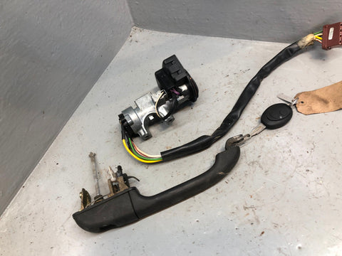 Discovery 2 Ignition Barrel Key and Door Handle Land Rover 1998 to 2004 R18125