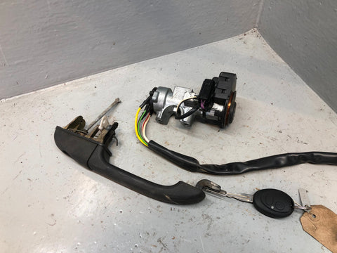 Discovery 2 Ignition Barrel Key and Door Handle Land Rover 1998 to 2004 R18125