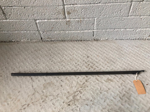 Discovery Sport Weather Strip Seal Near Side Front Window L550 Land Rover