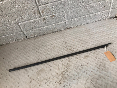 Discovery Sport Weather Strip Seal Near Side Front Window L550 Land Rover