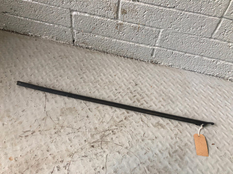 Discovery Sport Weather Strip Seal Near Side Front Window L550 Land Rover