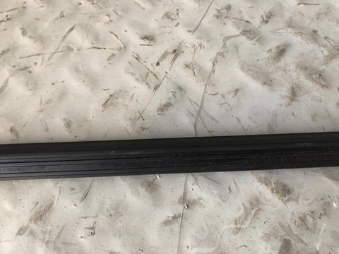 Discovery Sport Weather Strip Seal Near Side Front Window L550 Land Rover