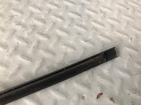 Discovery Sport Weather Strip Seal Near Side Front Window L550 Land Rover