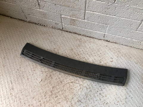 Range Rover L322 Bonnet Grill Under Windscreen 2002 to 2013 L24026