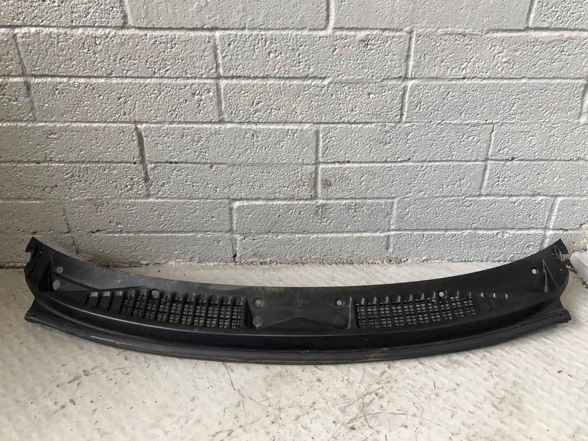 Freelander 1 Windscreen Scuttle Panel Land Rover 1998 to 2001